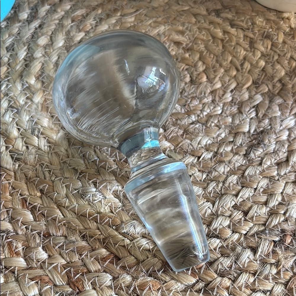 Blown Glass Decanter Stopper Clear Bulbous 3 1/2 in tall , 2 in stopper